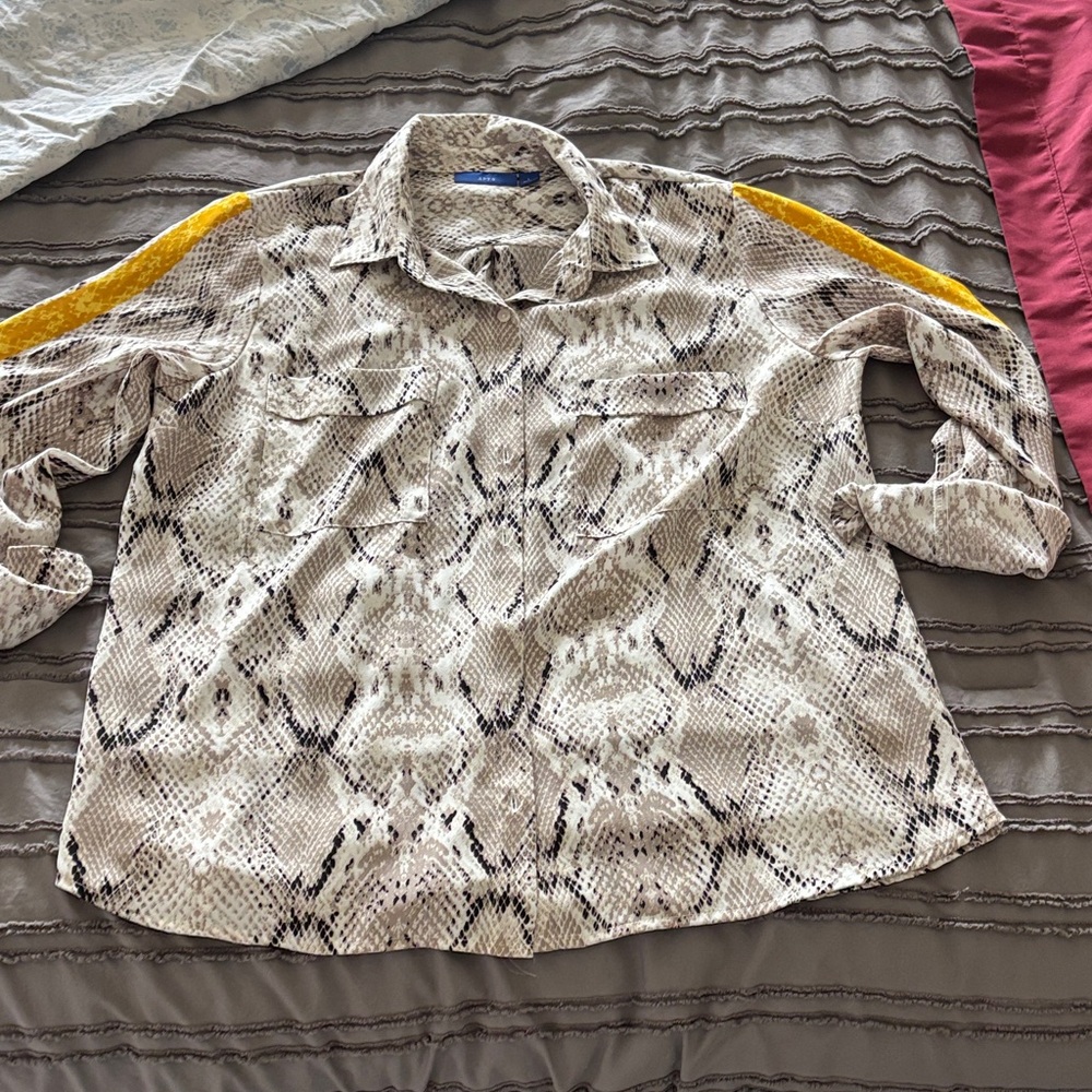 💛2 for $15! Apt. 9 Snakeskin Print Blouse